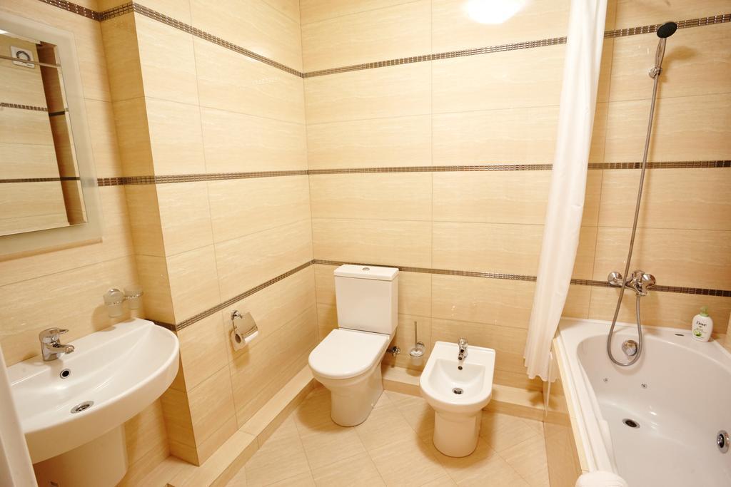 Luxury Apartment In New Building 基希讷乌 外观 照片
