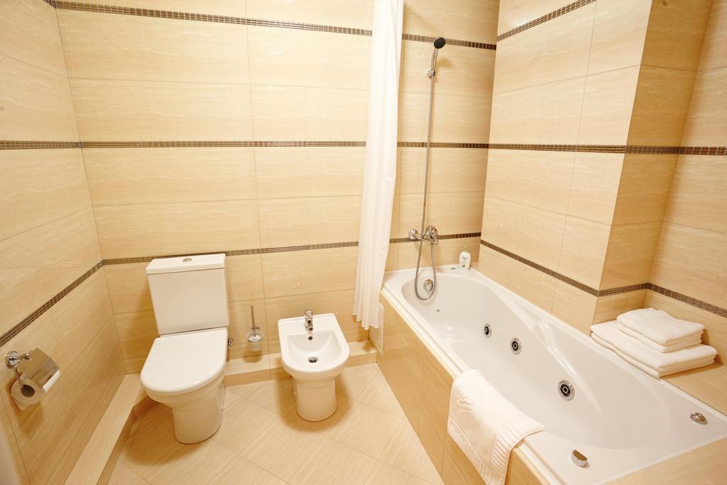 Luxury Apartment In New Building 基希讷乌 外观 照片