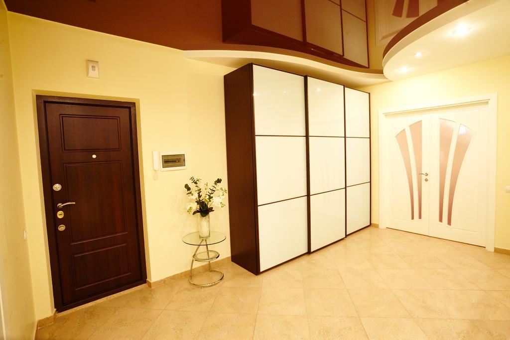 Luxury Apartment In New Building 基希讷乌 外观 照片