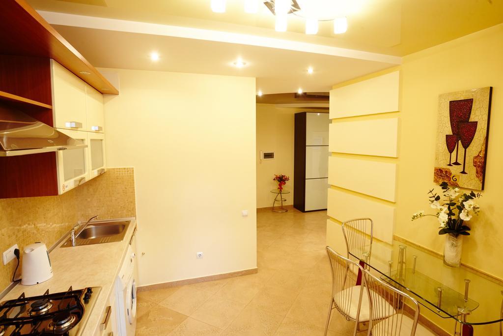 Luxury Apartment In New Building 基希讷乌 外观 照片