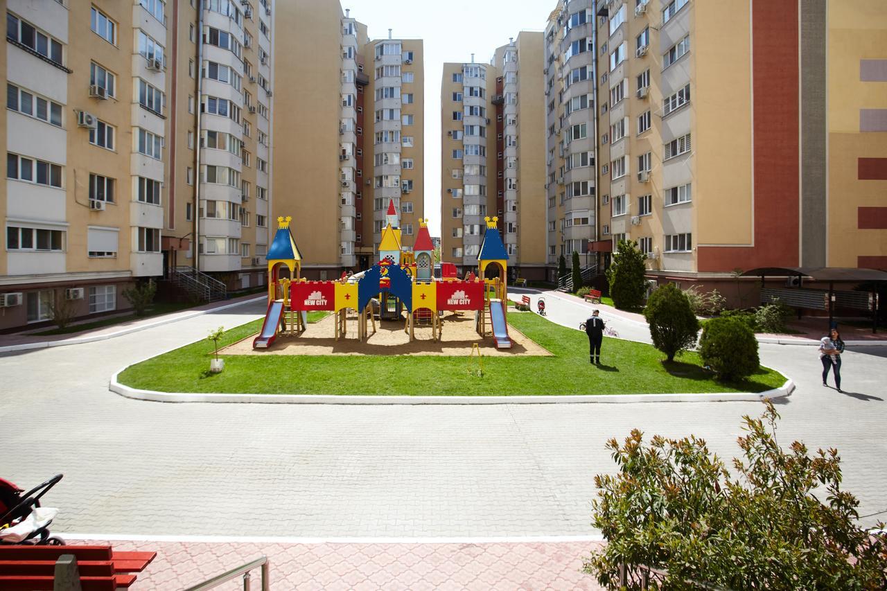 Luxury Apartment In New Building 基希讷乌 外观 照片